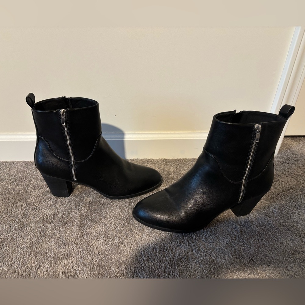 Dolce Vita Black Ankle Booties